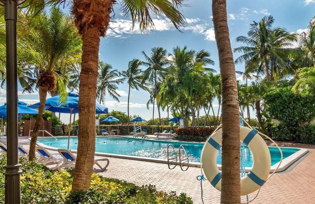 Radisson Resort Miami Beach-1
