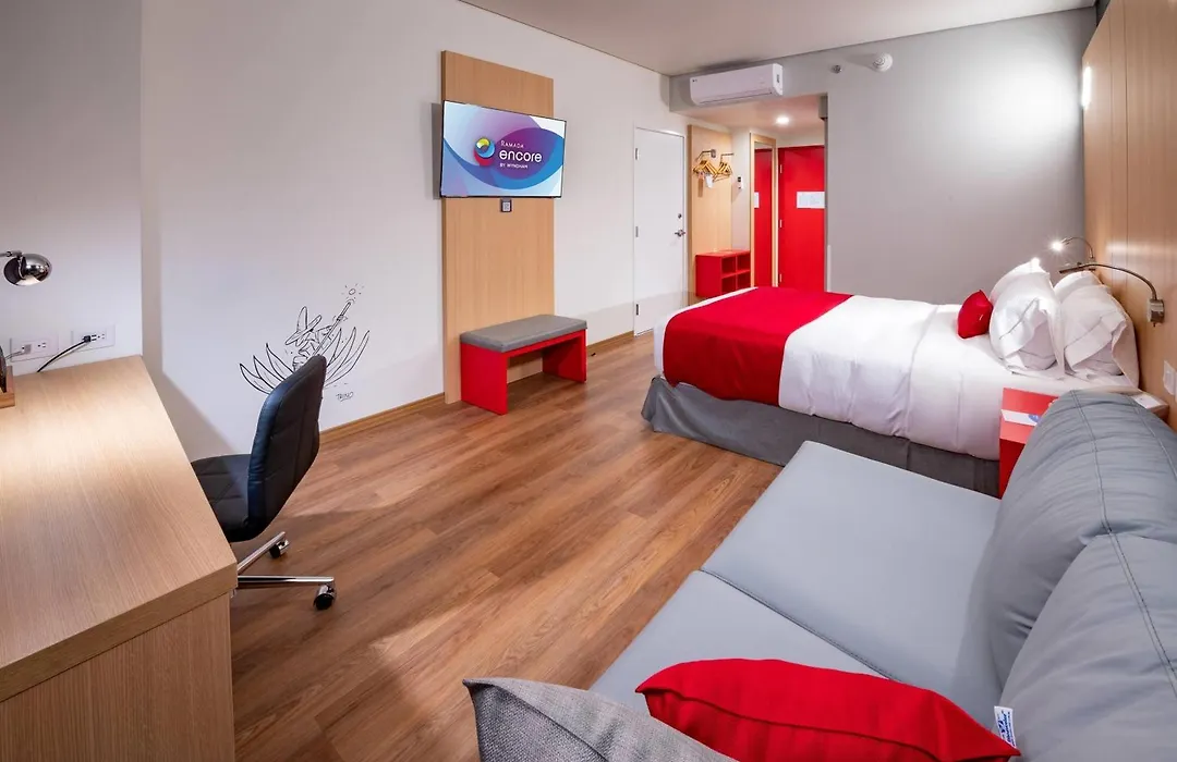 Ramada Encore by Wyndham Guadalajara Aeropuerto-1