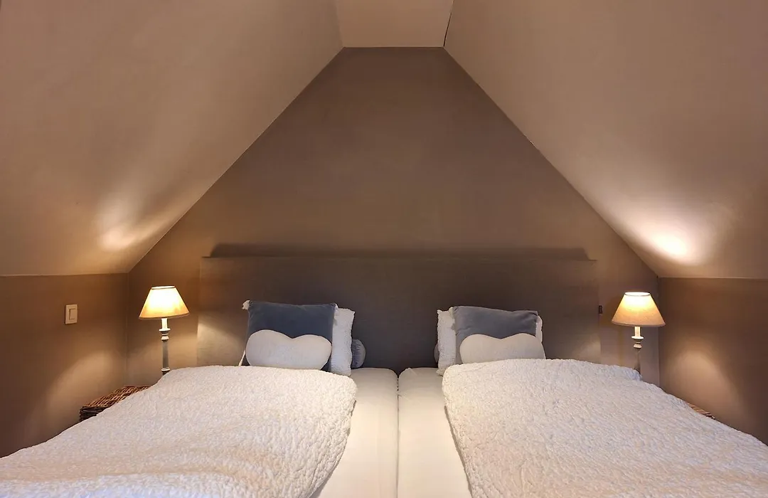 Casa-Cosi, Tourist & Business Suites & Flats With Reserved Parking And Private Terraces In Shared Garden With Seasonal Pool Included, Private Sauna Available-1