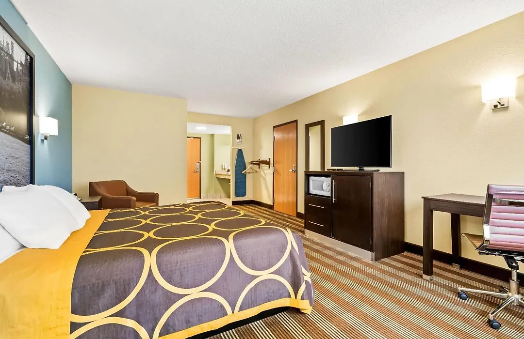 Super 8 By Wyndham Osseo Wi-1