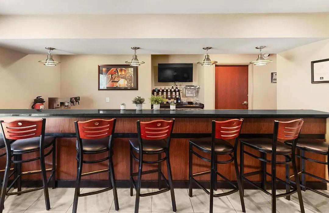 Cobblestone Hotel & Suites - Knoxville-1