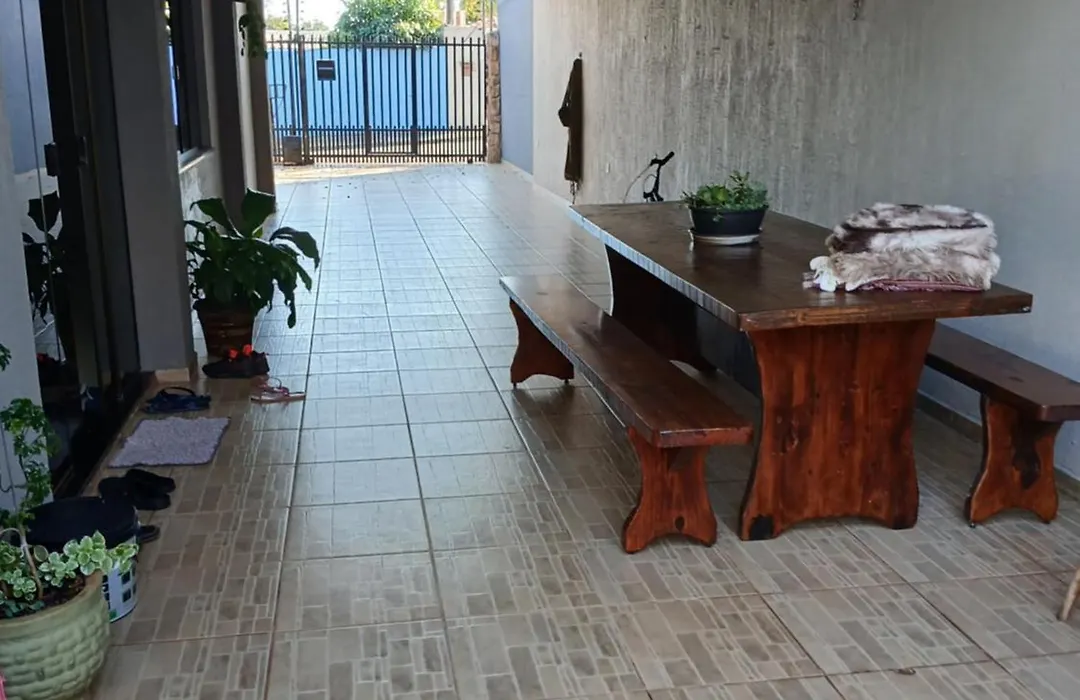 Edicula com um quarto banheiro e piscina e lazer-1