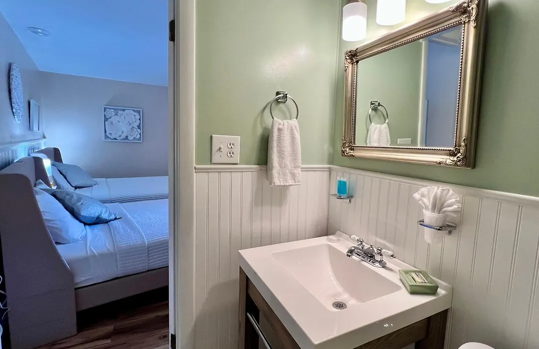 Green Acre Motel-1