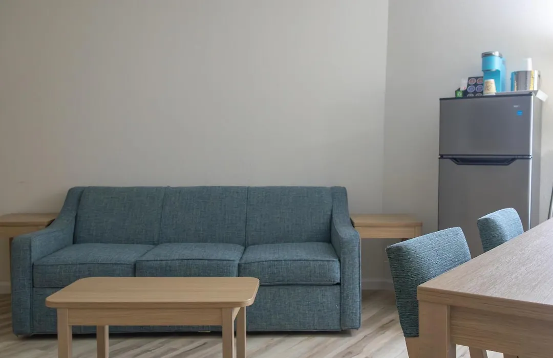 New 2026-Ocean Sands Beach Boutique Inn-24Hr Sauna And Salt-Mineral Pool-Free Beach Bikes And Famous Beach-Fresh Baked Cookies-Popcorn-In Room Bathrobes-Sunscreen-65 Inch Tvsnetflix-Bedside Candy-Free Laundry- 4 Grand Black Beds-Call & Save-1-252-Aha-1