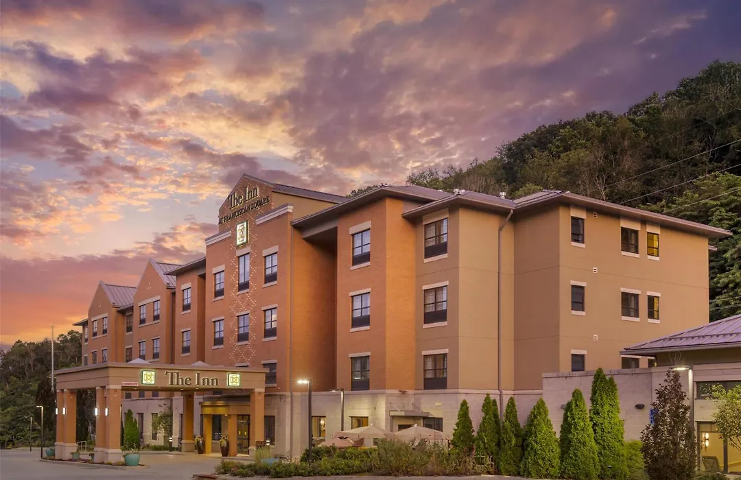 Best Western Plus Franciscan Square Inn & Suites Steubenville-1