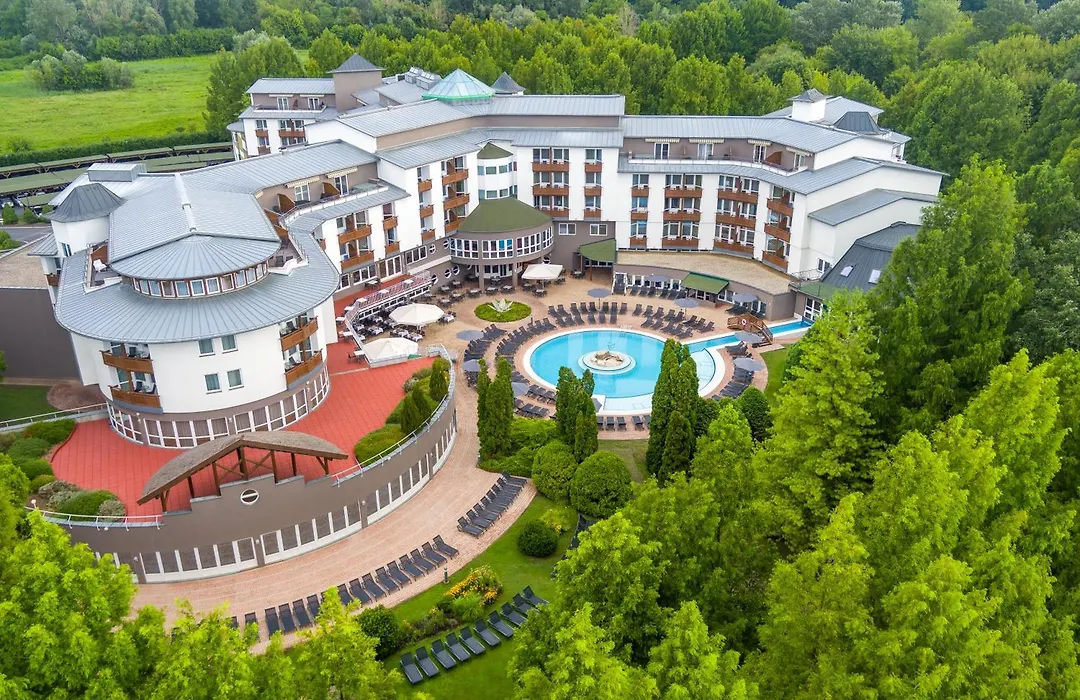 Lotus Therme Hotel & Spa-1