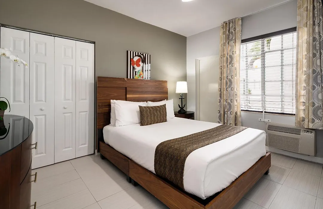 Tradewinds Apartment Hotel Miami Beach-1