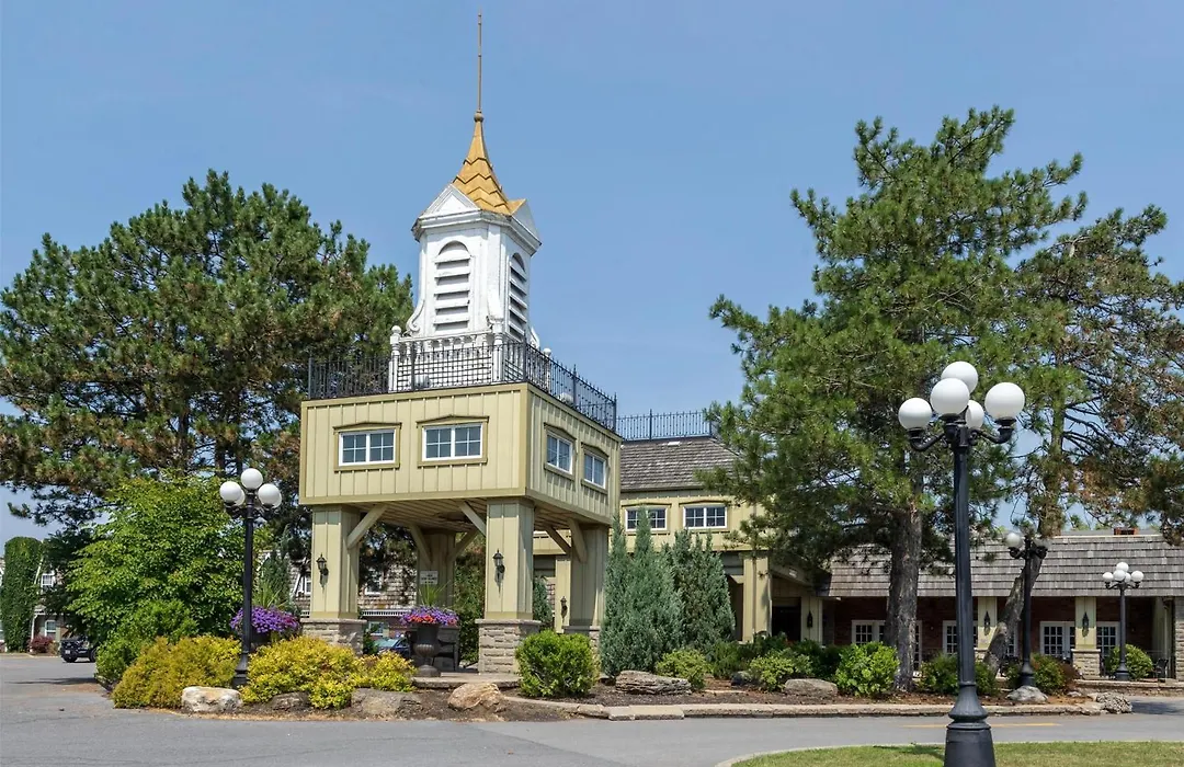 Best Western Parkway Inn & Conference Centre-1