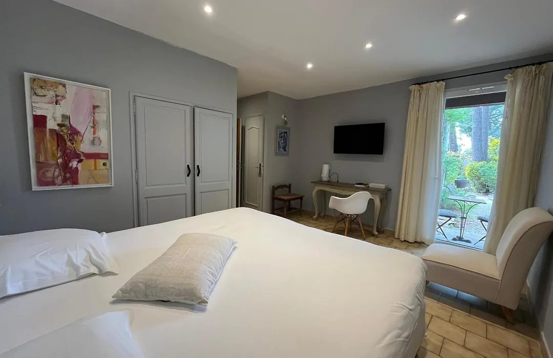 Hôtel des Pins-1