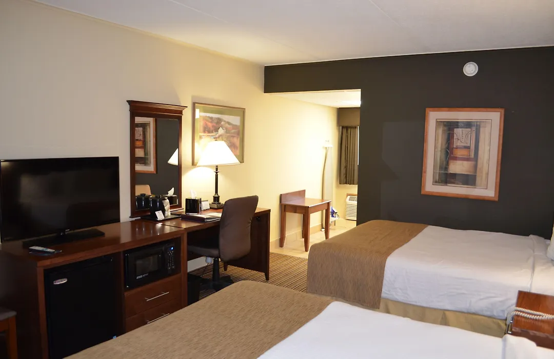 Crossroads Hotel & Event Center-1