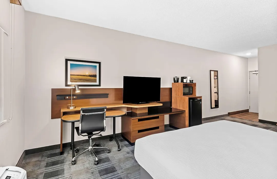 Best Western Ottumwa Inn & Suites-1