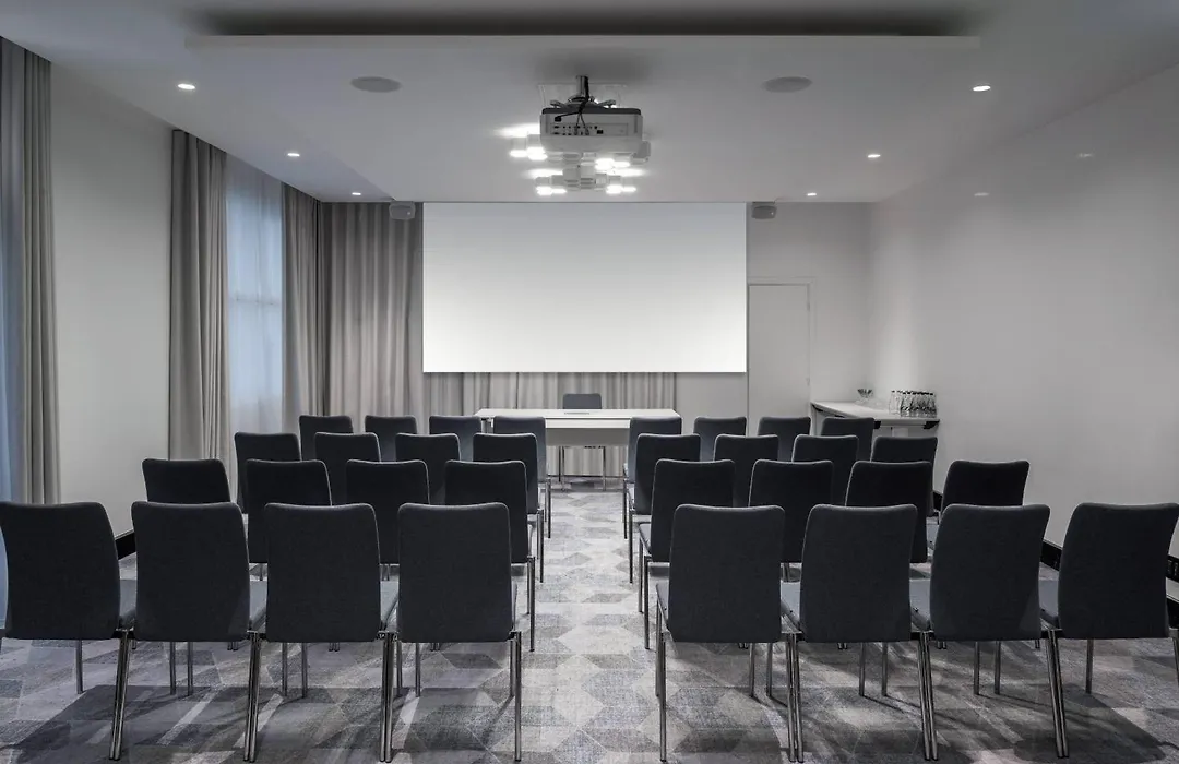 Courtyard by Marriott Paris Roissy Charles de Gaulle Airport-1