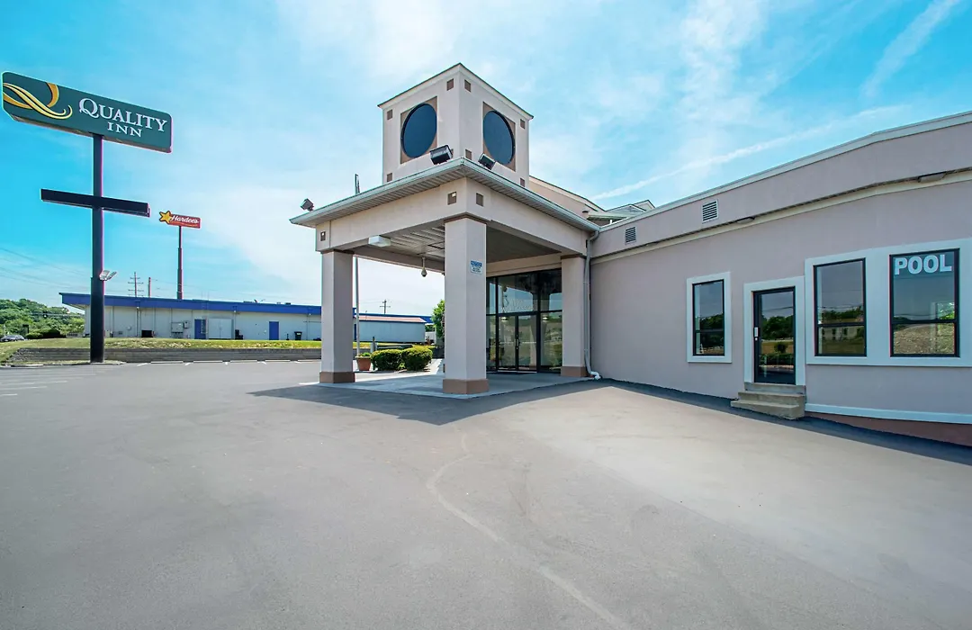 Quality Inn Near Six Flags St. Louis-1