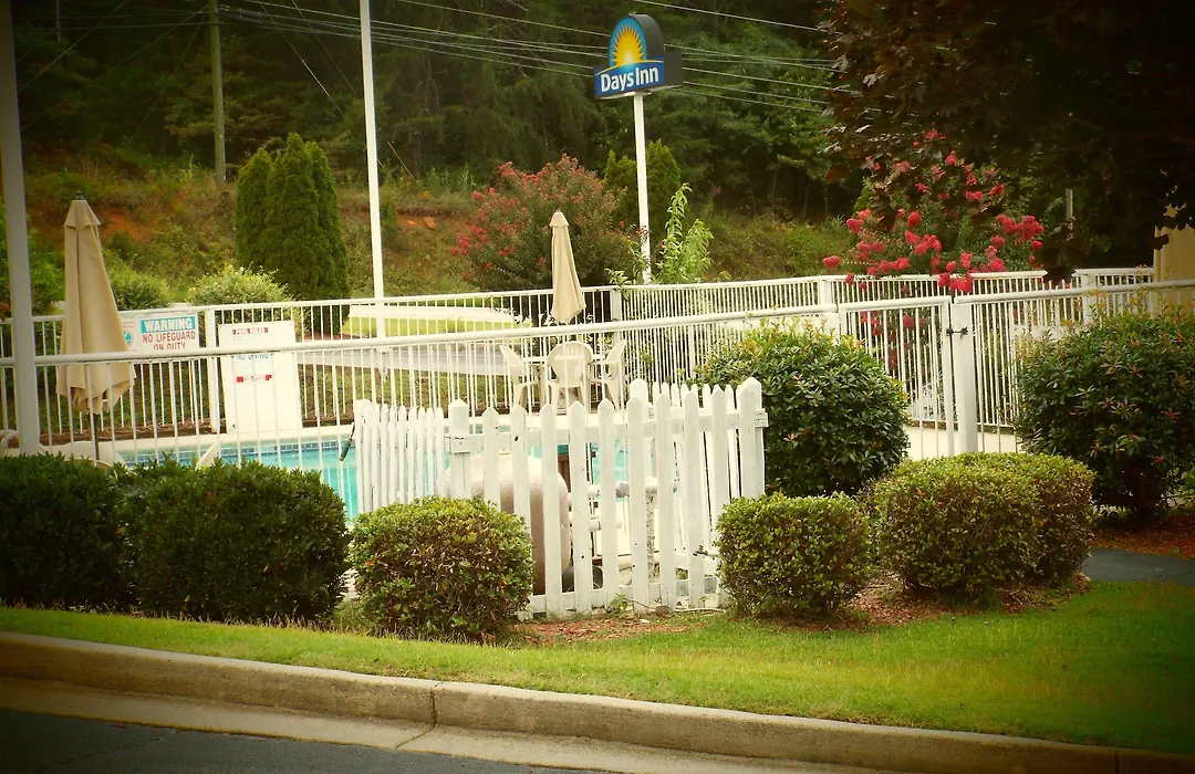 Days Inn By Wyndham Dahlonega University Area-1