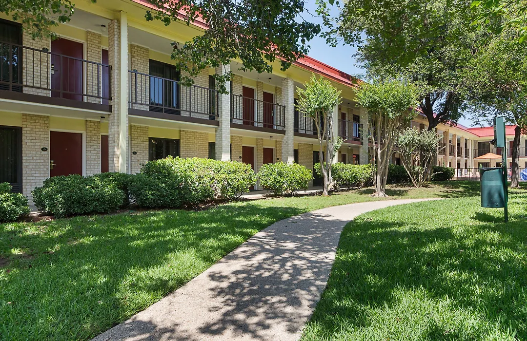 Red Roof Inn Plus+ Dallas - Addison-1