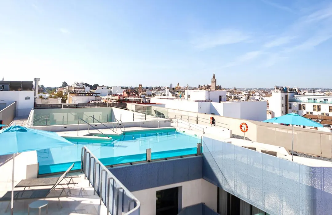 Hotel Macia Sevilla Kubb-1