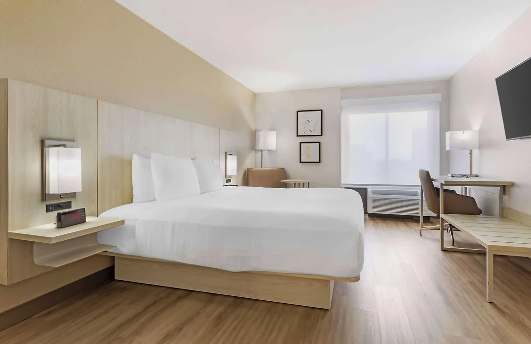 Best Western Plus Sugar Land-Stafford-1