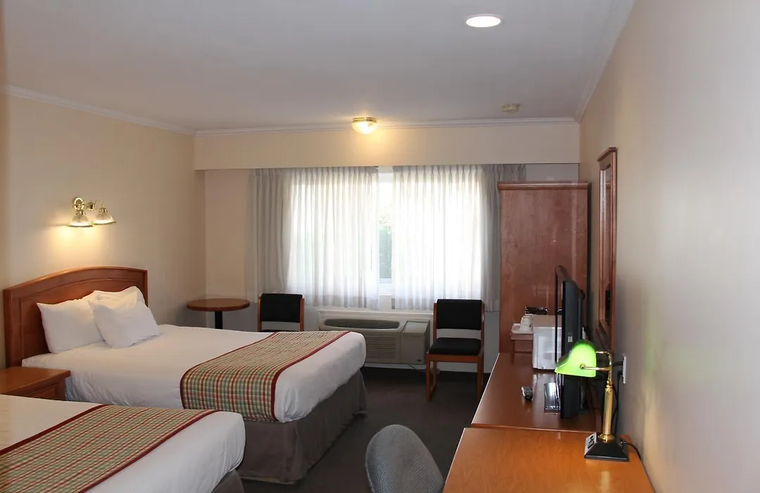Travelodge By Wyndham Kamloops-1