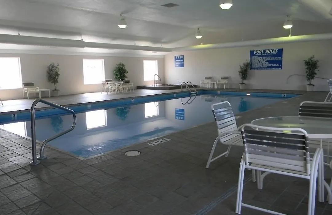 Boarders Inn & Suites By Cobblestone Hotels - Munising-1
