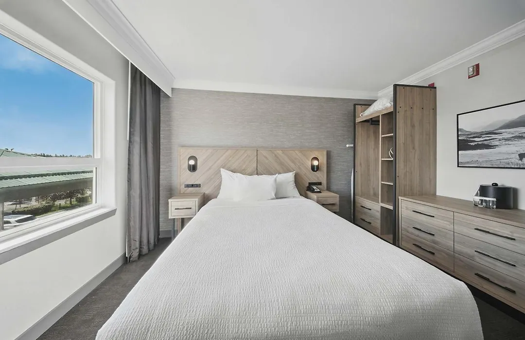 Sandman Hotel Red Deer-1