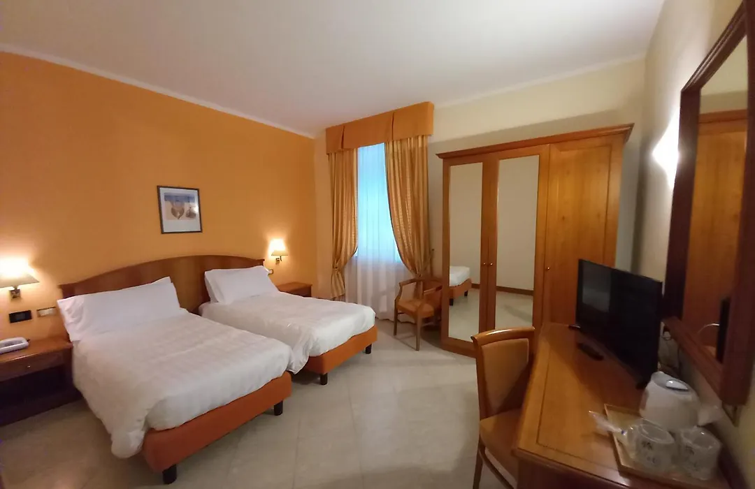 Piccolo Hotel-1