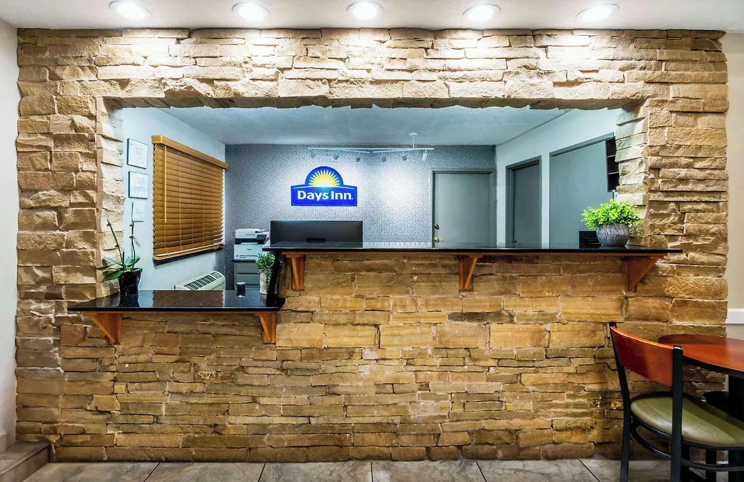 Days Inn By Wyndham Los Lunas-1