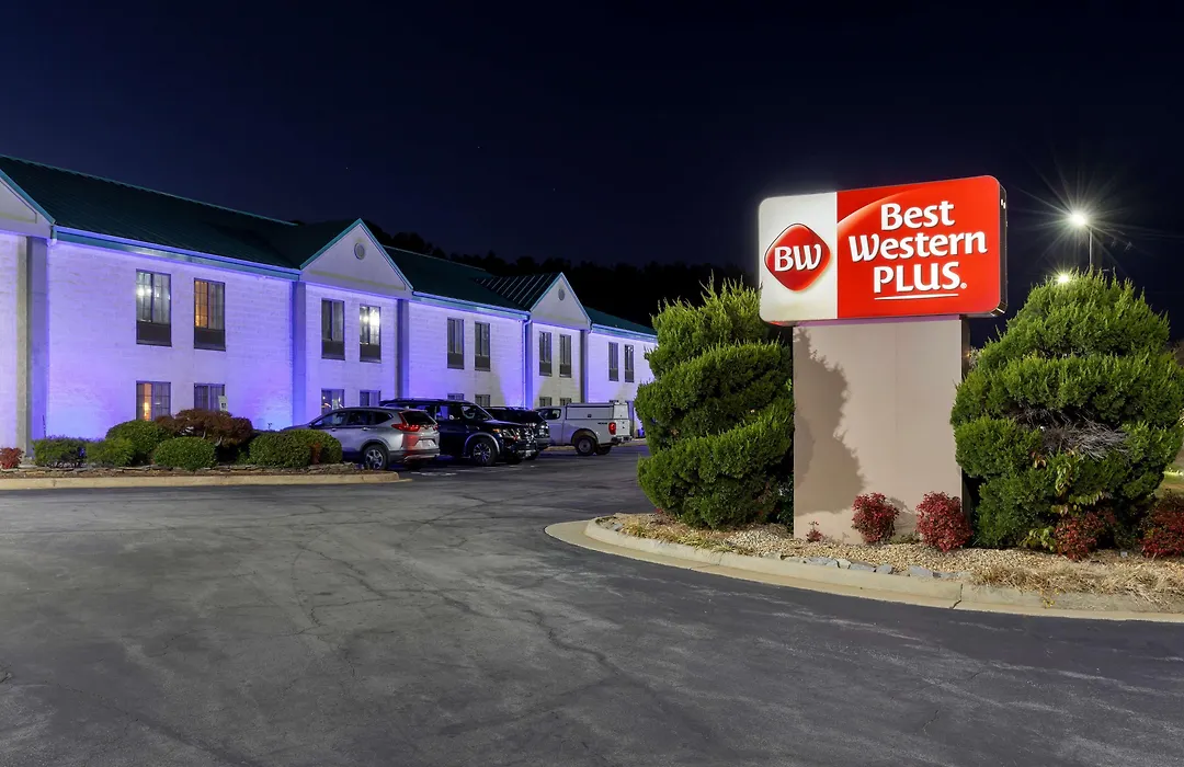 Best Western Plus South Hill Inn-1