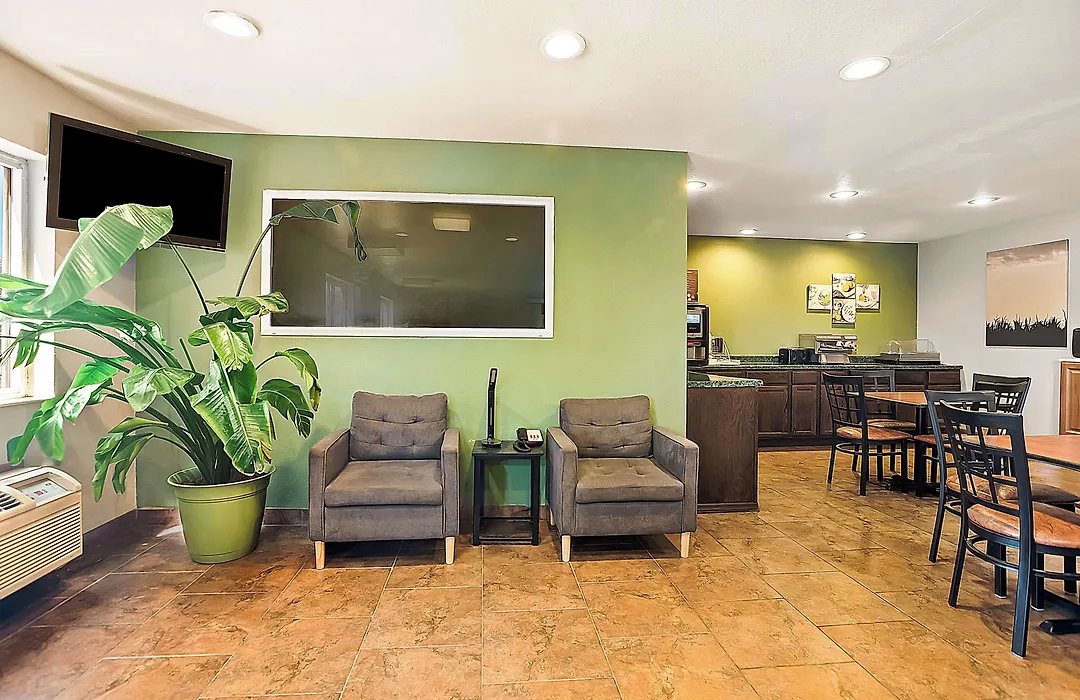 Surestay Plus Hotel By Best Western Bettendorf-1