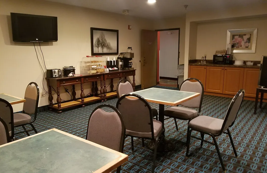 Country Hearth Inn & Suites - Kenton-1
