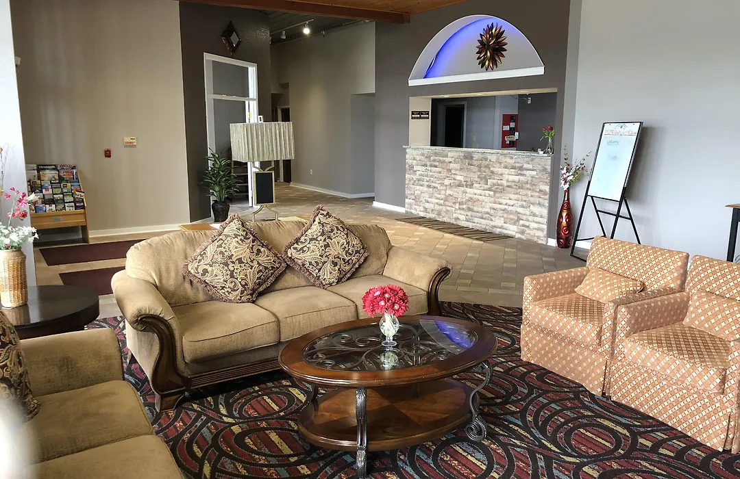 Hometown Inn And Suites Belle Plaine-1