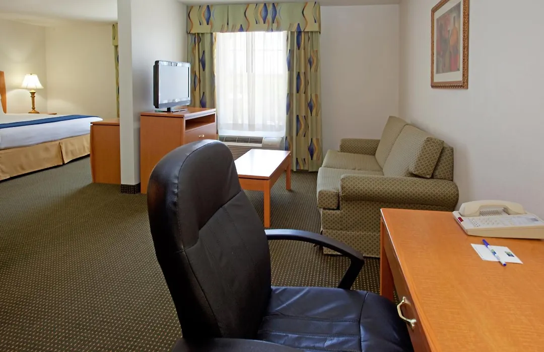 Holiday Inn Express Hotel & Suites Columbus By Ihg-1