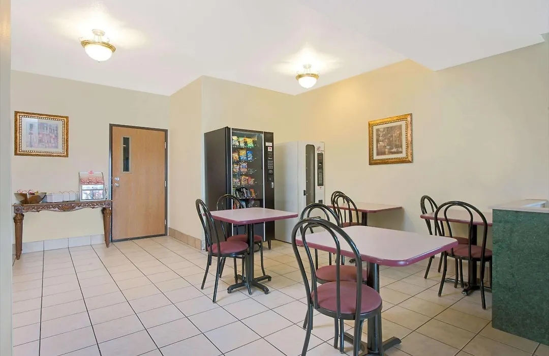 Super 8 By Wyndham Bonne Terre-1