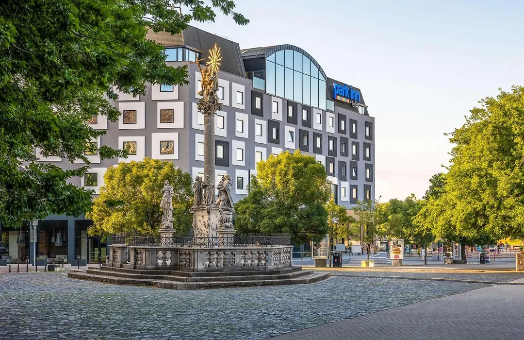 Park Inn By Radisson Danube Bratislava-1