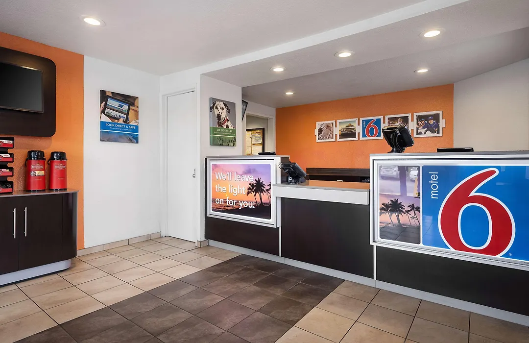 Motel 6-Buena Park, Ca - Knotts Berry Farm - Disneyland-1