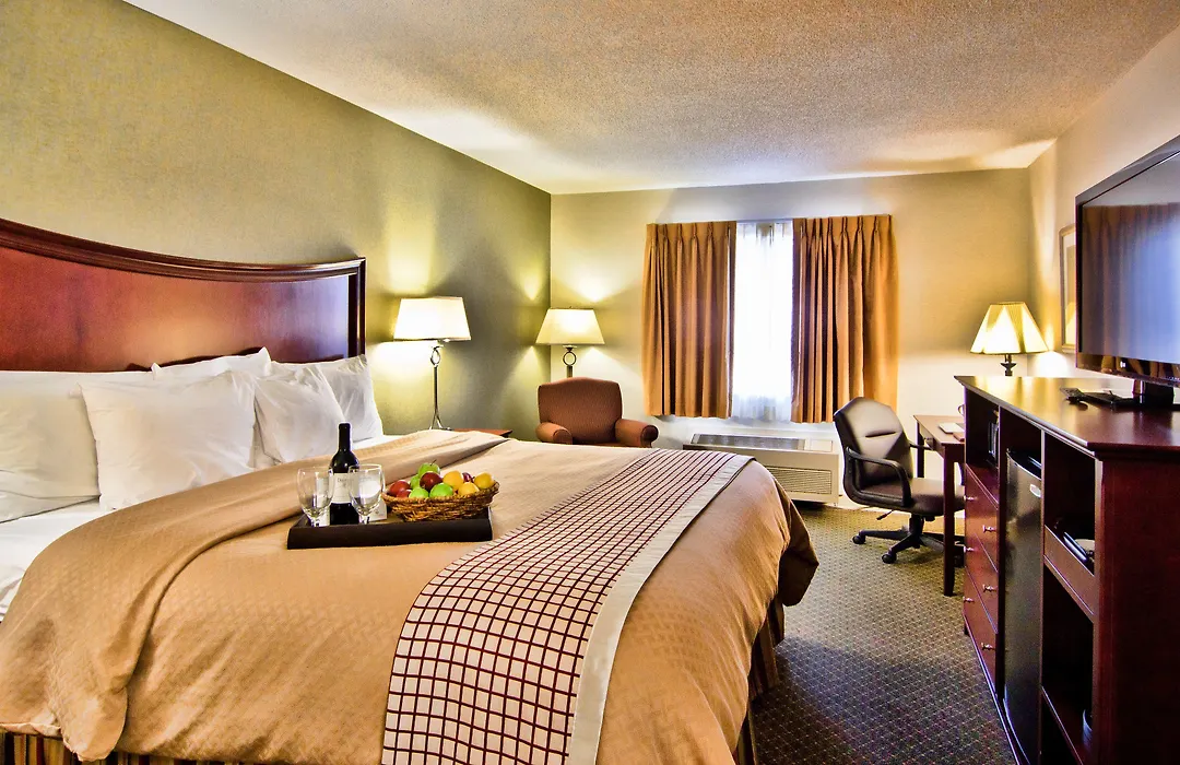 Christopher Inn And Suites-1