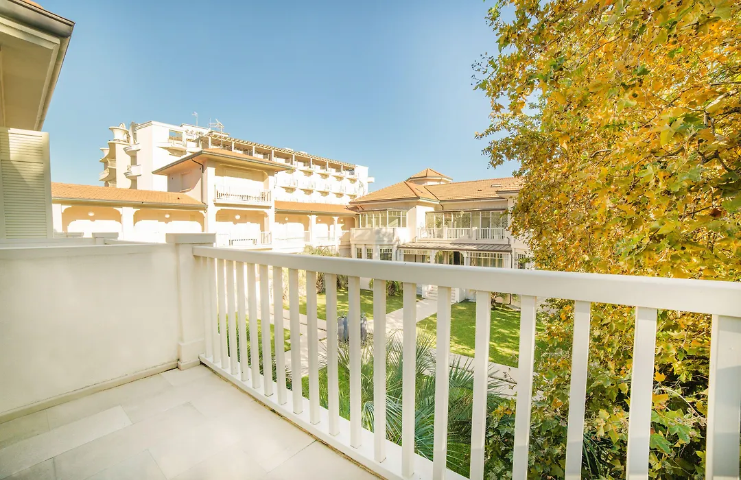 Hotel Carducci 76-1