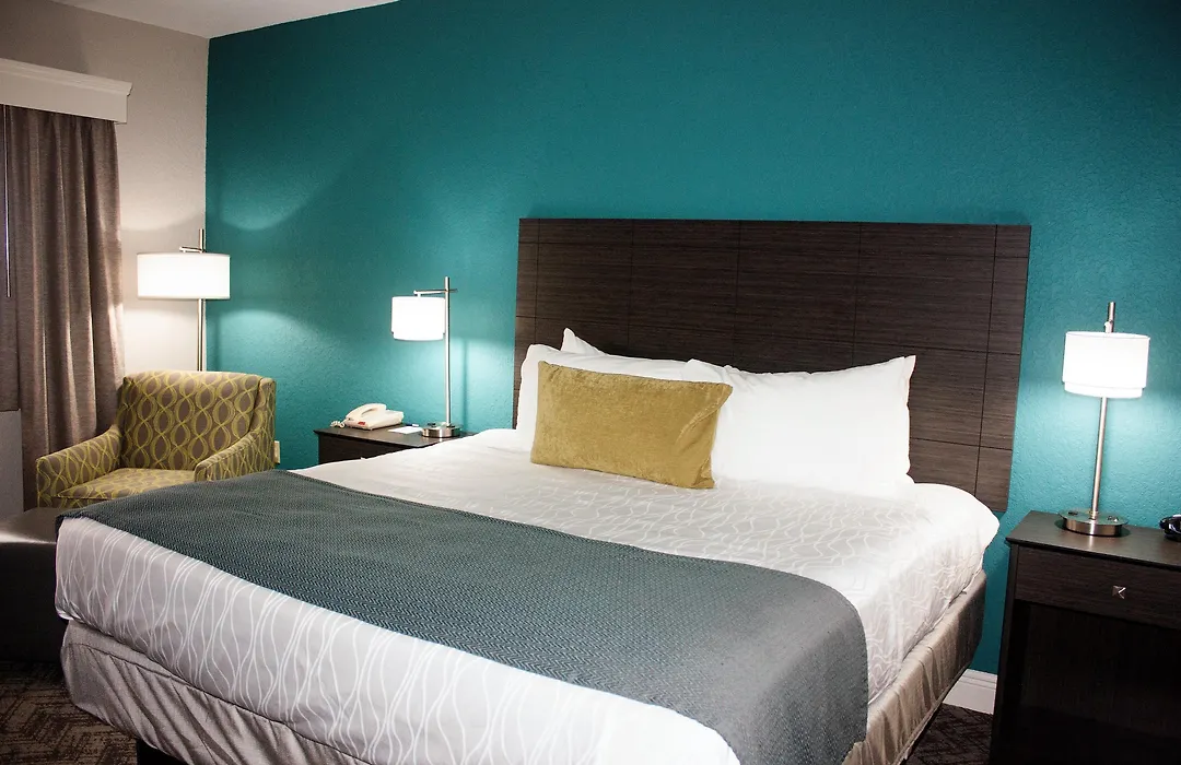 Best Western Plus Sebastian Hotel & Suites-1
