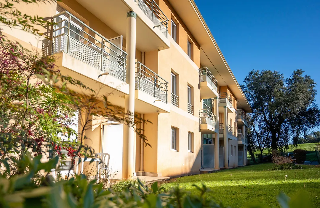 Nemea Appart Hotel Green Side Biot Sophia Antipolis-1