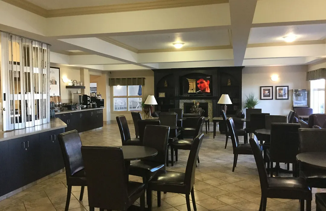 Ramada By Wyndham Pincher Creek-1
