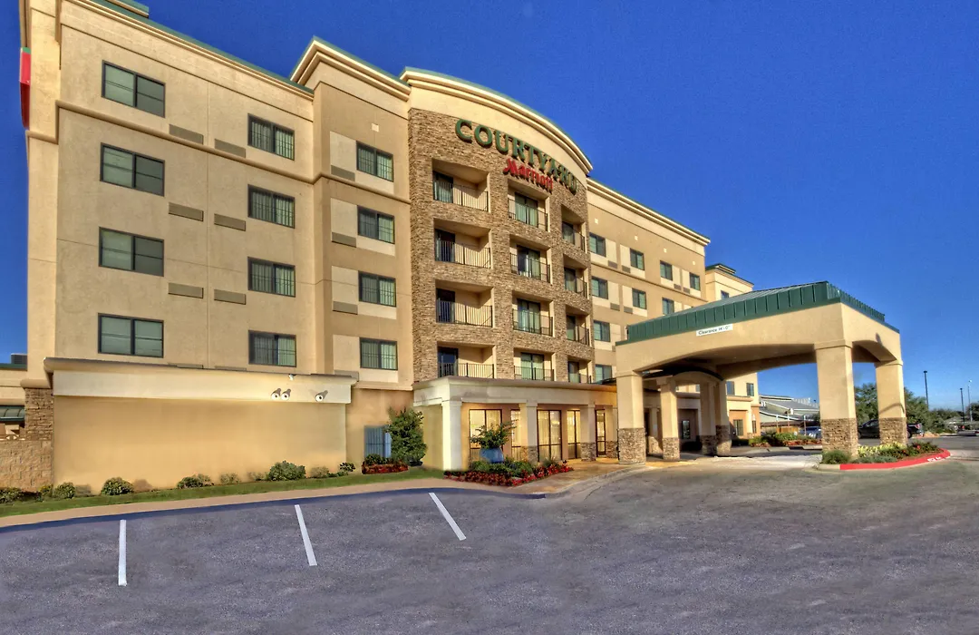 Courtyard By Marriott Midland-1