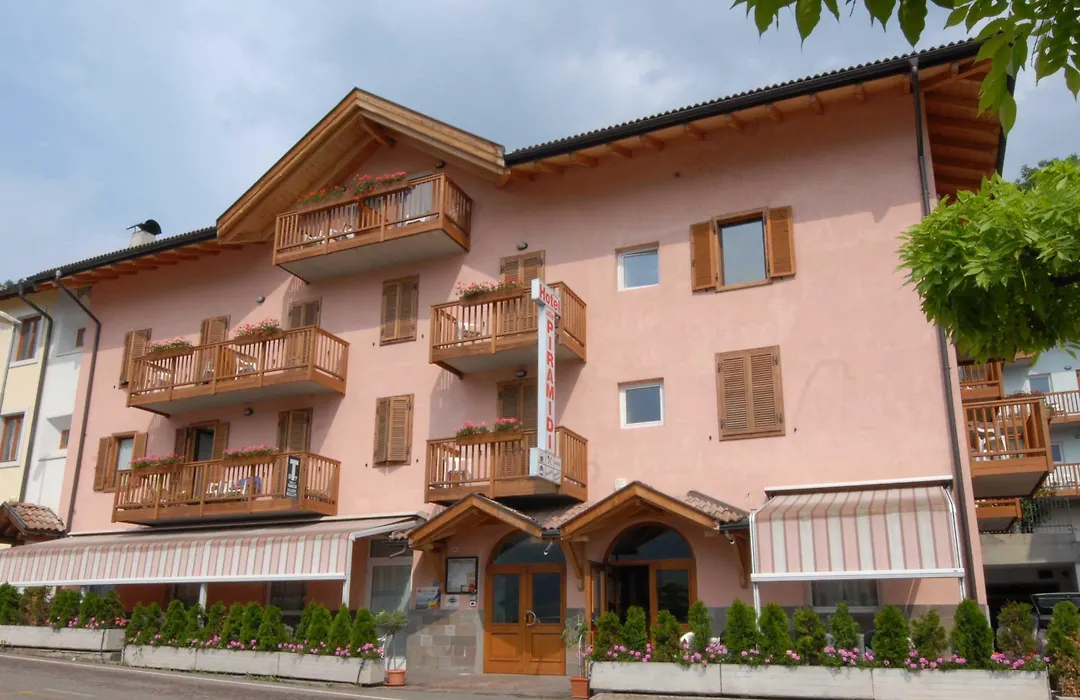Hotel Alle Piramidi-1