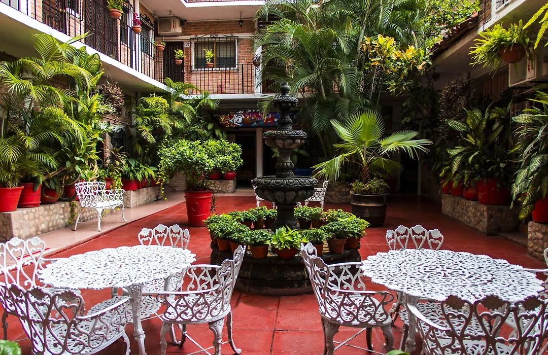 Hotel Posada De Roger - Near Los Muertos Beach-1