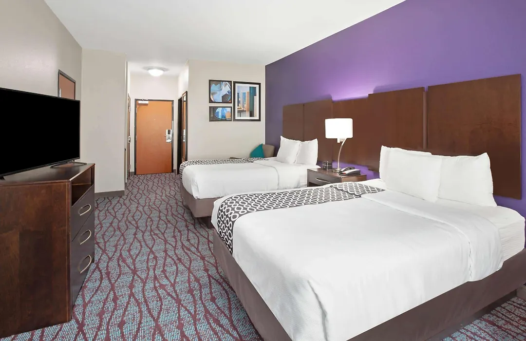 La Quinta Inn & Suites By Wyndham Houston Pasadena North-1