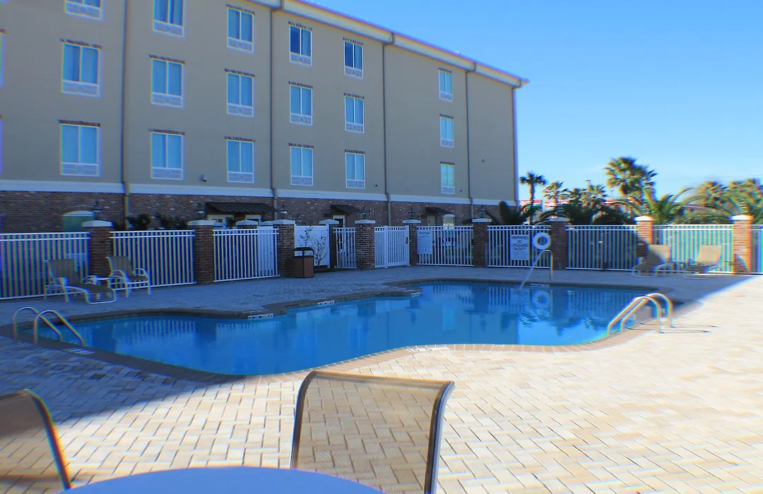 Holiday Inn Express & Suites Gonzales By Ihg-1