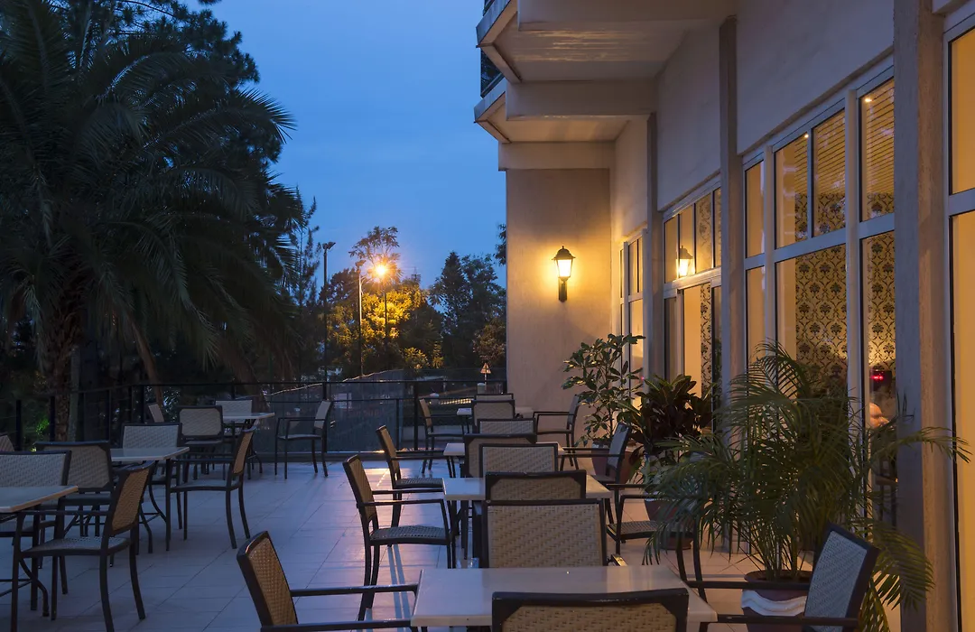 Hotel Des Mille Collines-1
