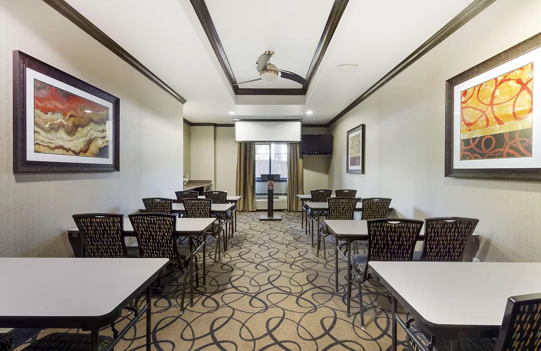 Best Western Plus Classic Inn And Suites-1