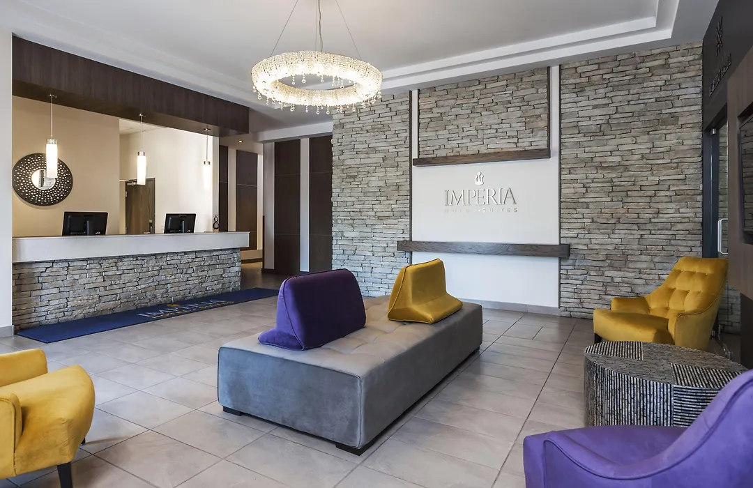 Imperia Hotel Et Suites Terrebonne-1