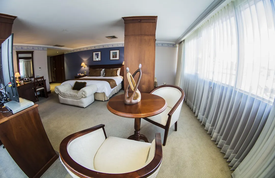 Hotel Emperador-1