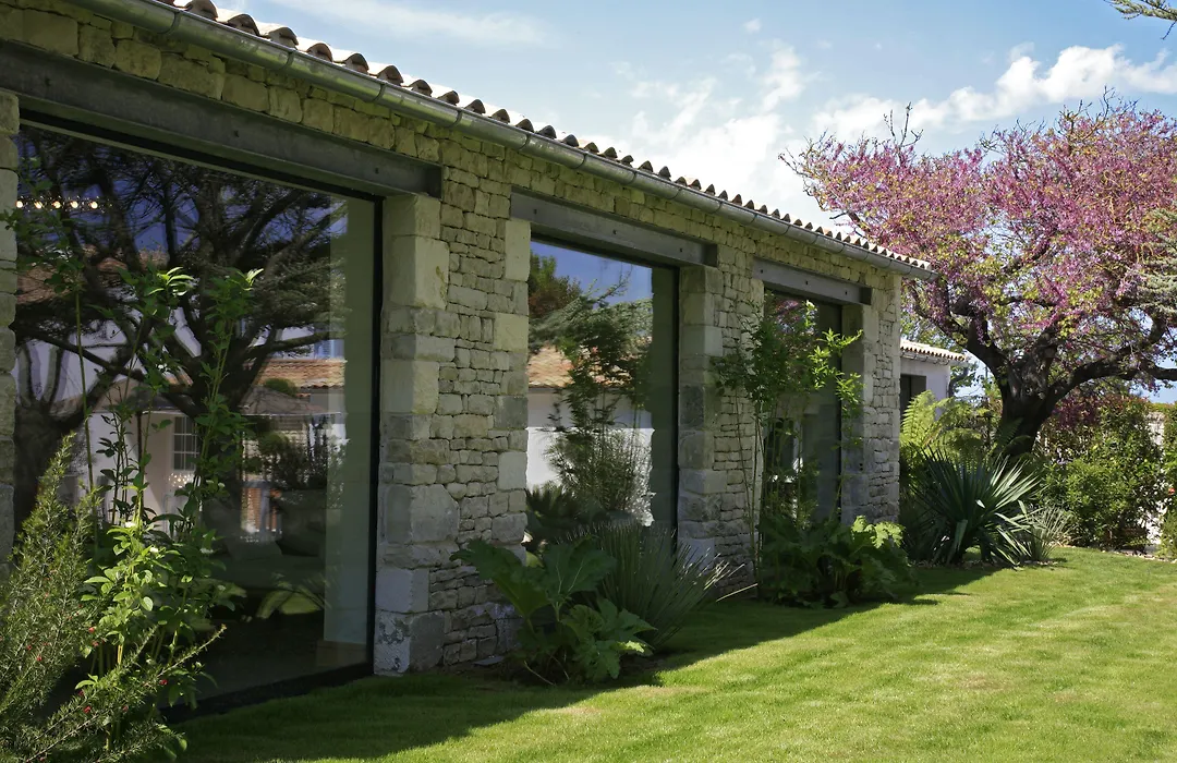 Le Clos Saint-Martin Hôtel&Spa-1