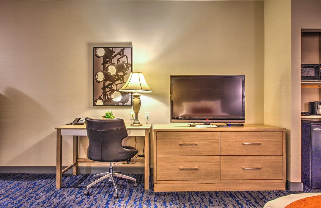 Best Western Plus Media Center Inn & Suites-1